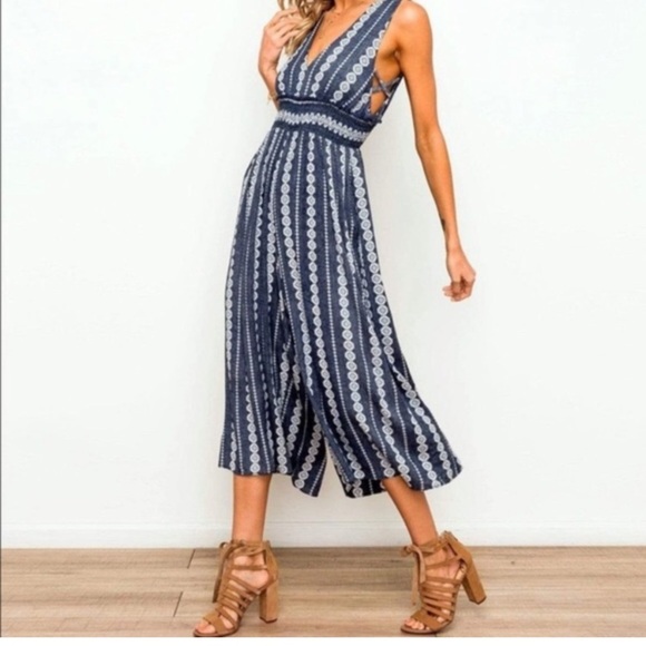 Hem & Thread Navy and White Sleeveless Jumpsuit/ Size small - Picture 1 of 11